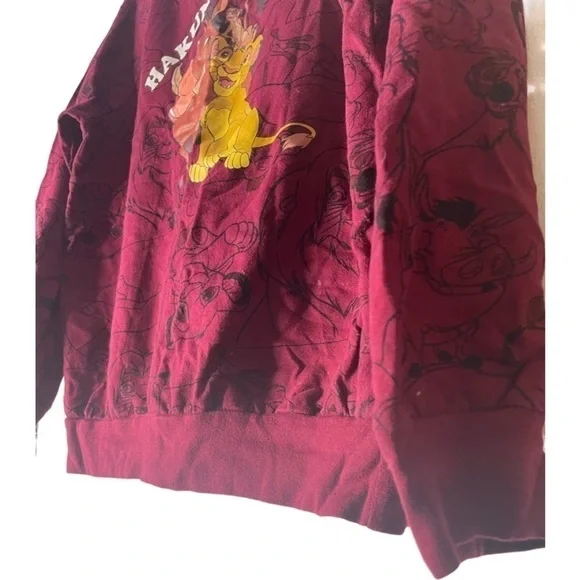 𝅺DISNEY Hakuna Matata Grpahic Long Sleeve T-Shirt - M - Maroon - Picture 2 of 5